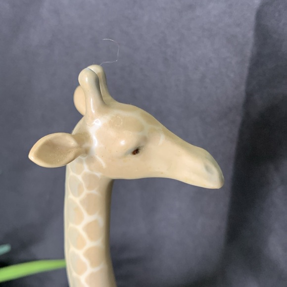 Porcelain Giraffe figure by Porcelanas Miguel Requena - Picture 7 of 10